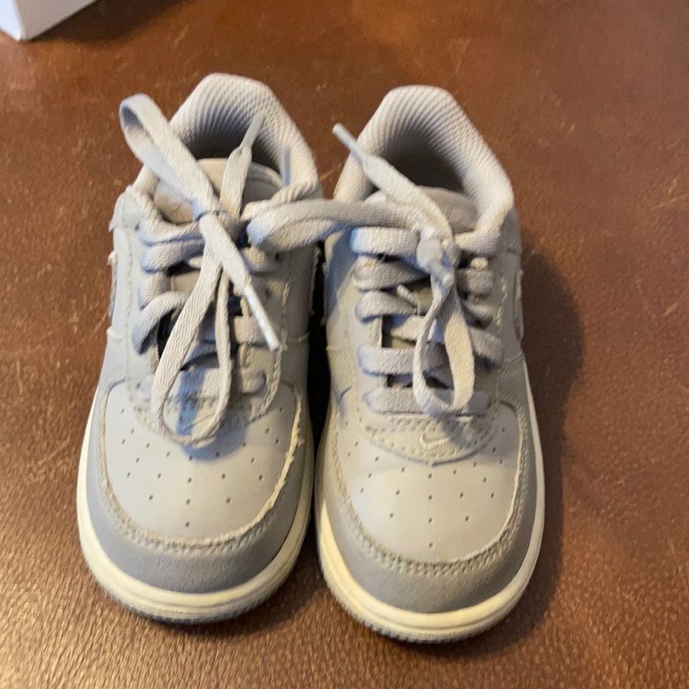 Nike Grey sneakers - 7C